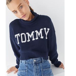 TOMMY JEANS NAVY LOGO TURTLENECK/SWEATER